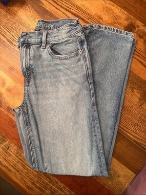 American Eagle Outfitters Light Wash Boyfriend Jeans